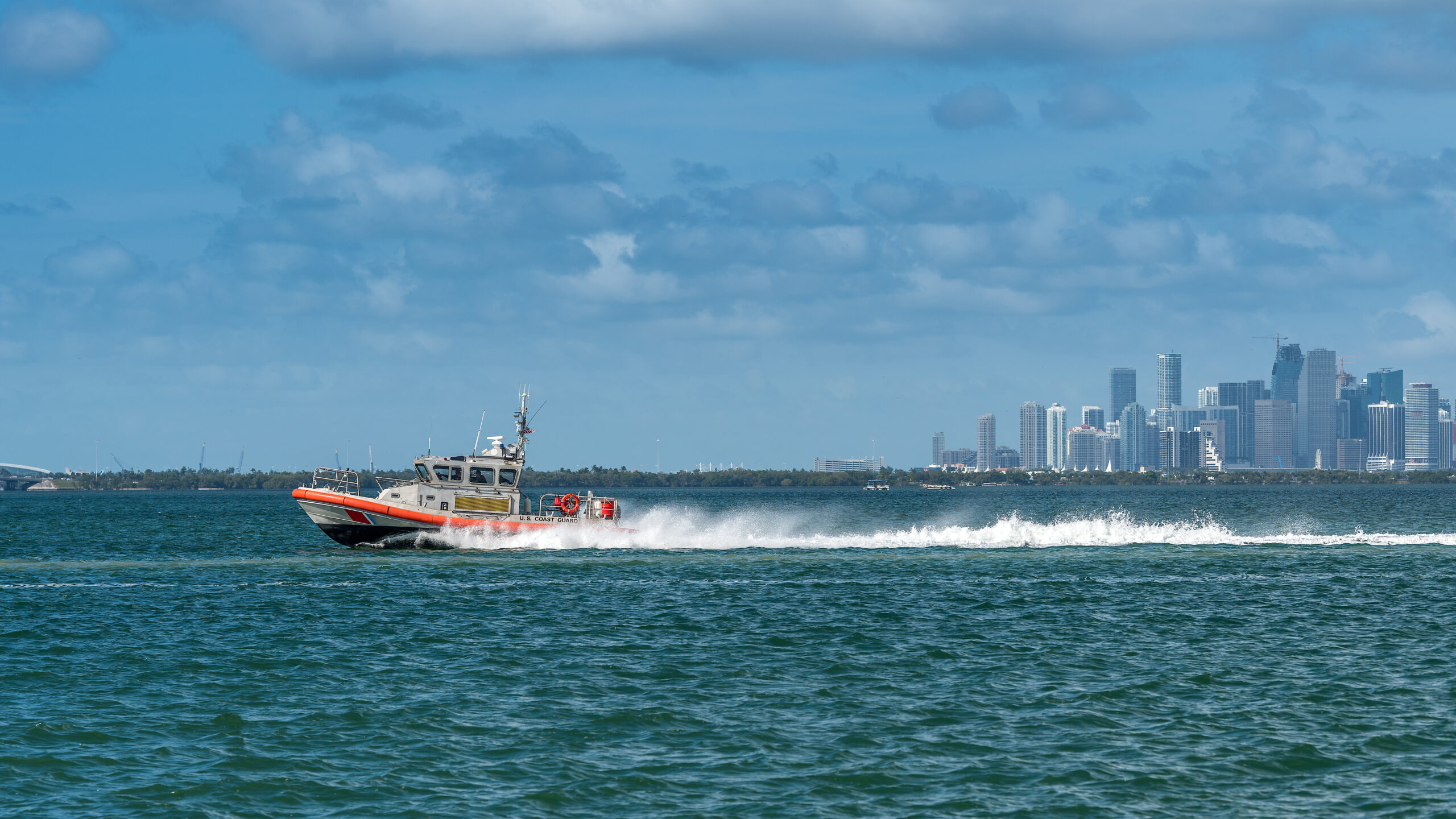 Hot climate coast guard application example for the Ax300 Diesel Outboard